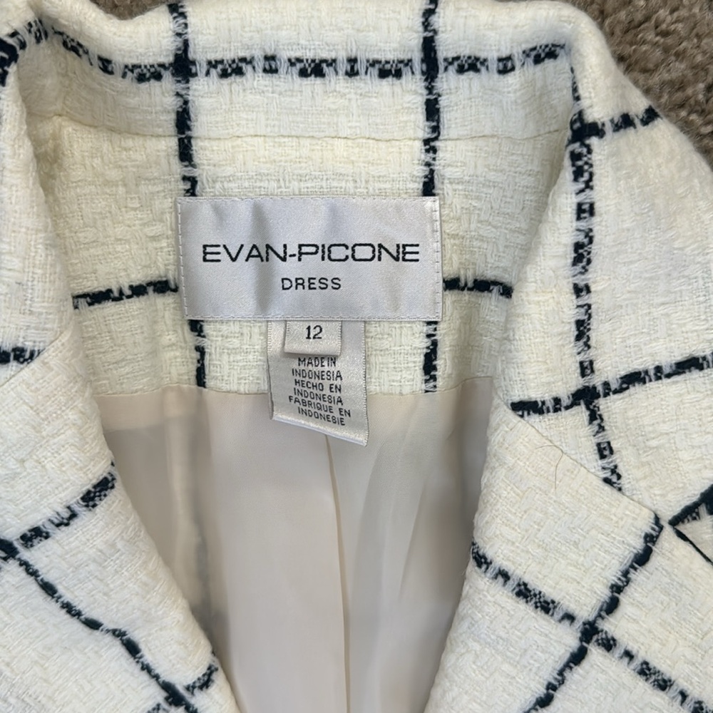Evan Picone Cream and Black Check Blazer - Picture 2 of 4